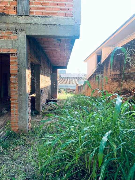 Imóvel em construção bem localizado