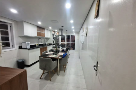 Casa à venda com 5 quartos, sendo 3 suítes, no condomínio Vila Panamericana, São Paulo - SP