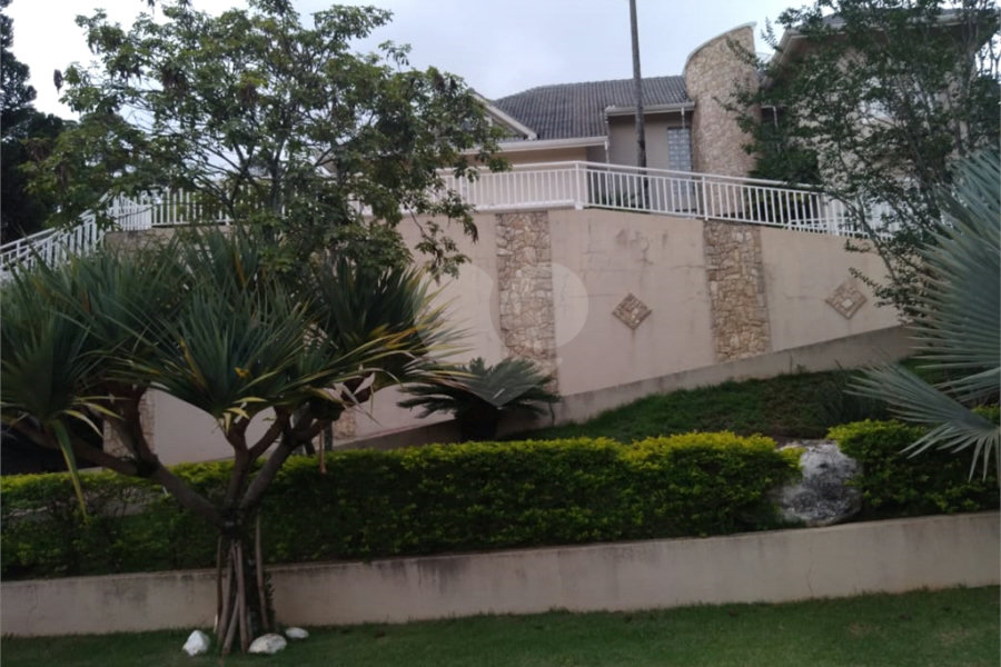Sobrado à venda com 4 quartos, sendo 2 suítes, em Serra da Cantareira, Mairiporã, SP