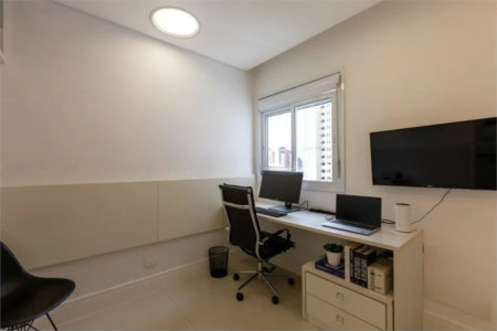 Apartamento à venda com 3 suítes em Vila Romana, São Paulo, SP