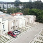 Casa à venda com 3 quartos, sendo 1 suíte, no condomínio Villaggio Viana, Cotia - SP