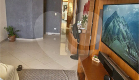 Sobrado à venda com 4 quartos, sendo 1 suíte,  em Vila Guilherme, São Paulo, SP
