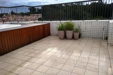 Apartamento à venda com 3 quartos, sendo 1 suíte, em Cidade São Francisco, São Paulo, SP