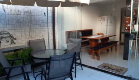 Casa à venda com 2 suítes no condomínio Villa Faenza, São Paulo - SP