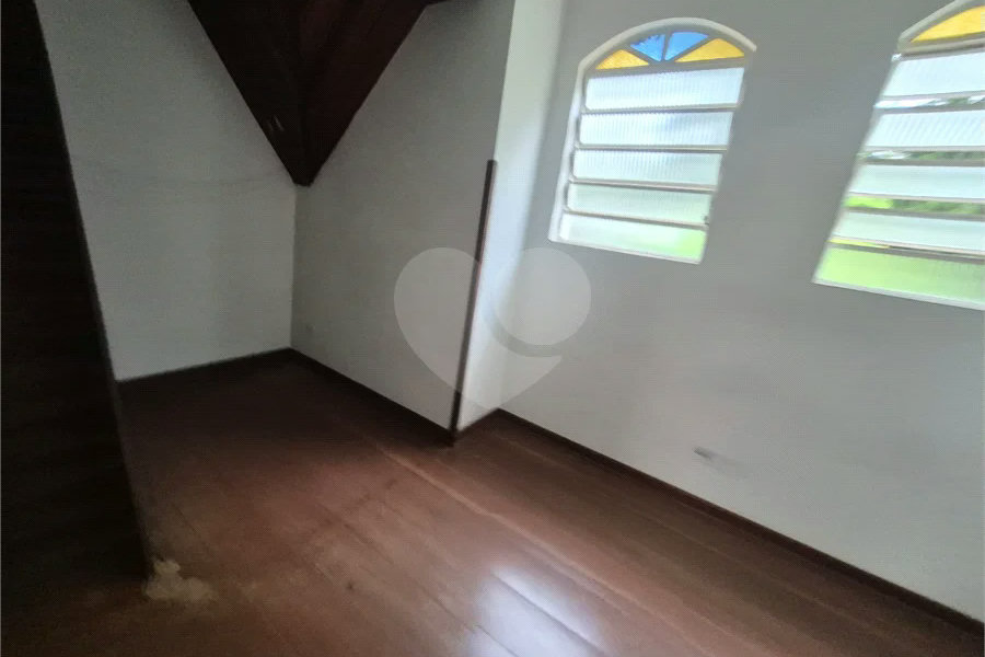 Sobrado à venda ou para alugar com 3 suítes em SERRA DA CANTAREIRA, Mairiporã, SP