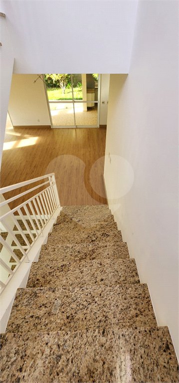 Casa à venda com 3 suítes no condomínio Recanto dos Paturis, Vinhedo - SP