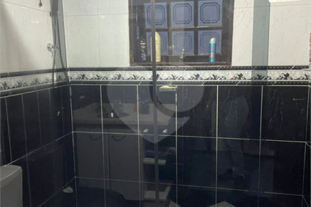 Sobrado à venda com 4 quartos, sendo 1 suíte, em Vila Áurea, Poá, SP
