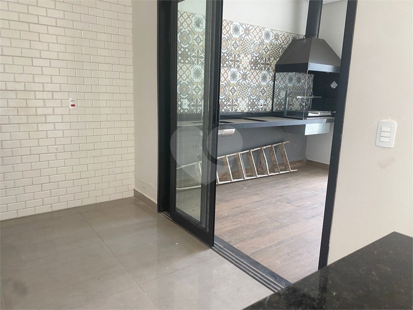 Casa à venda com 3 suítes no condomínio Condomíno Helena Maria, Sorocaba - SP