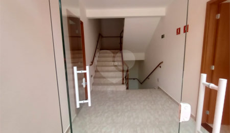 Apartamento à venda com 2 quartos, sendo 1 suíte, no Centro, Nazaré Paulista, SP