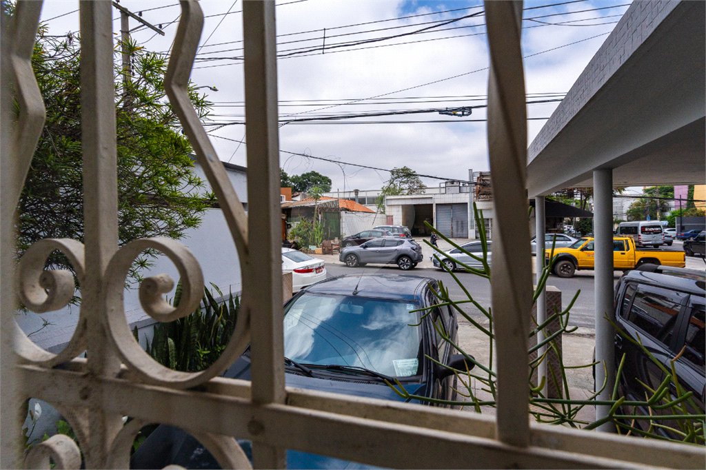 Sobrado à venda com 3 quartos, sendo 1 suíte, em Moema, São Paulo, SP