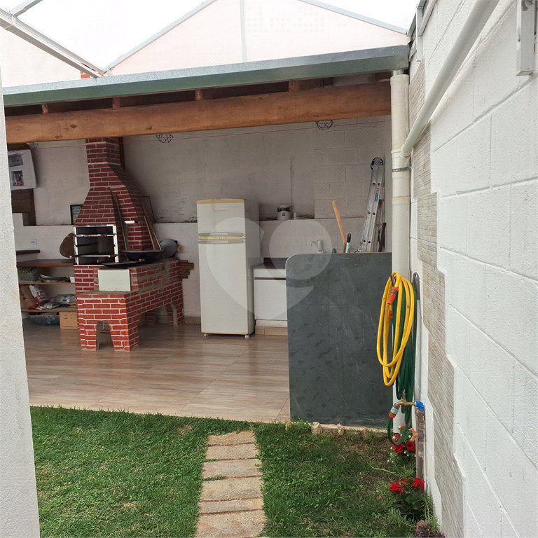 Casa à venda com 2 quartos no condomínio Residencial Cristal Lll, Mogi das Cruzes - SP