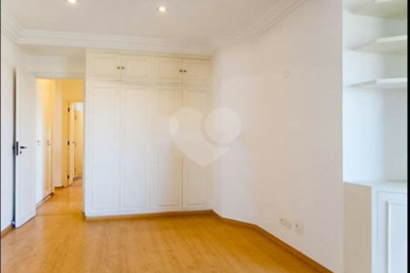 Apartamento à venda com 5 quartos, sendo 3 suítes, em Indianópolis, São Paulo, SP
