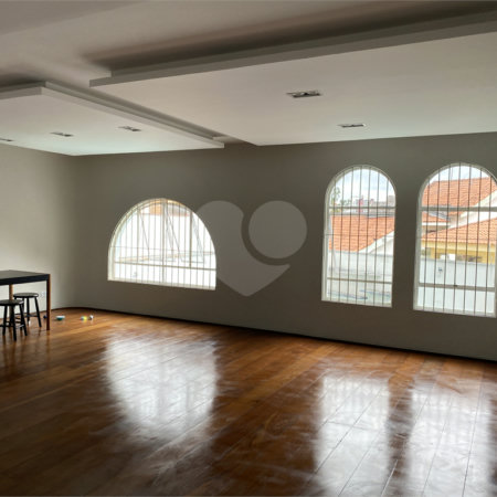 Casa à venda com 3 suítes em Jardim Leonor, São Paulo, SP