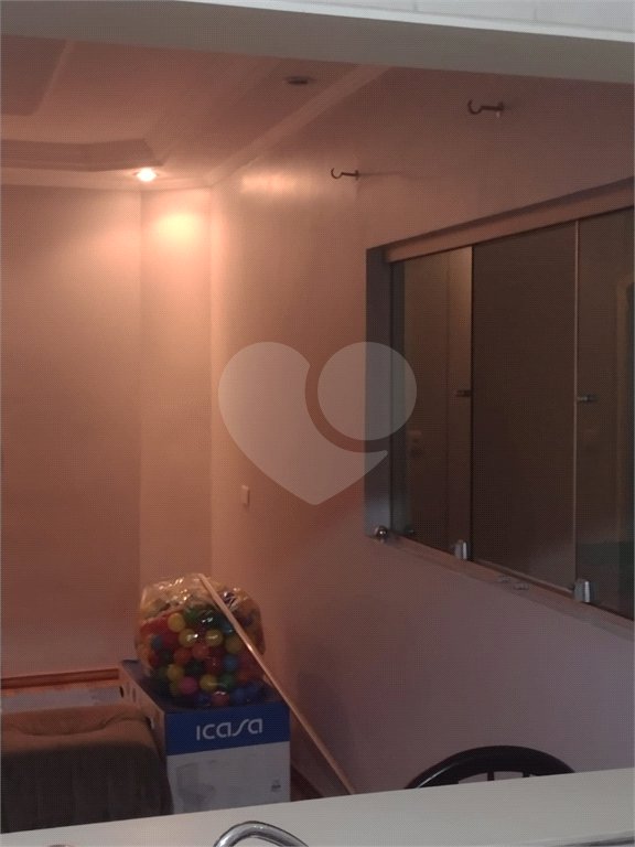 Sobrado à venda com 3 quartos, sendo 1 suíte, em Jardim da Mamãe, Guarulhos, SP