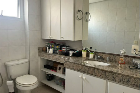 Apartamento à venda com 3 suítes em Real Parque, São Paulo, SP