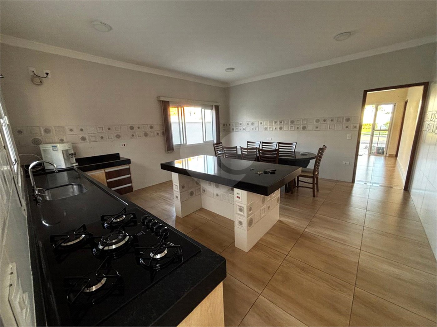 Casa à venda com 2 quartos, sendo 1 suíte, no condomínio Residencial Lagos D Icarai, Salto - SP