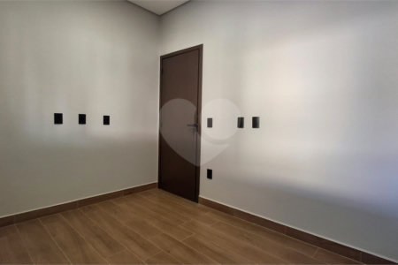 Casa à venda com 3 quartos, sendo 1 suíte, no condomínio Horto Florestal 1, Sorocaba - SP
