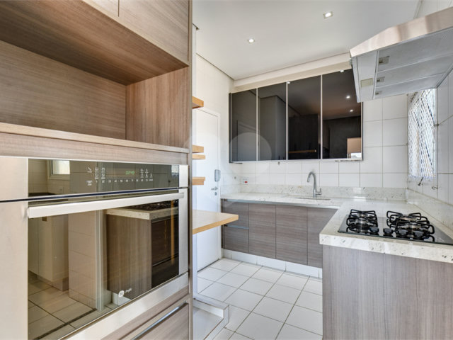 Apartamento à venda com 3 quartos, sendo 1 suíte,  em Santo Amaro, São Paulo, SP
