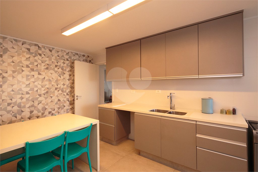 Apartamento à venda com 4 quartos, sendo 1 suíte, em Alto da Boa Vista, São Paulo, SP
