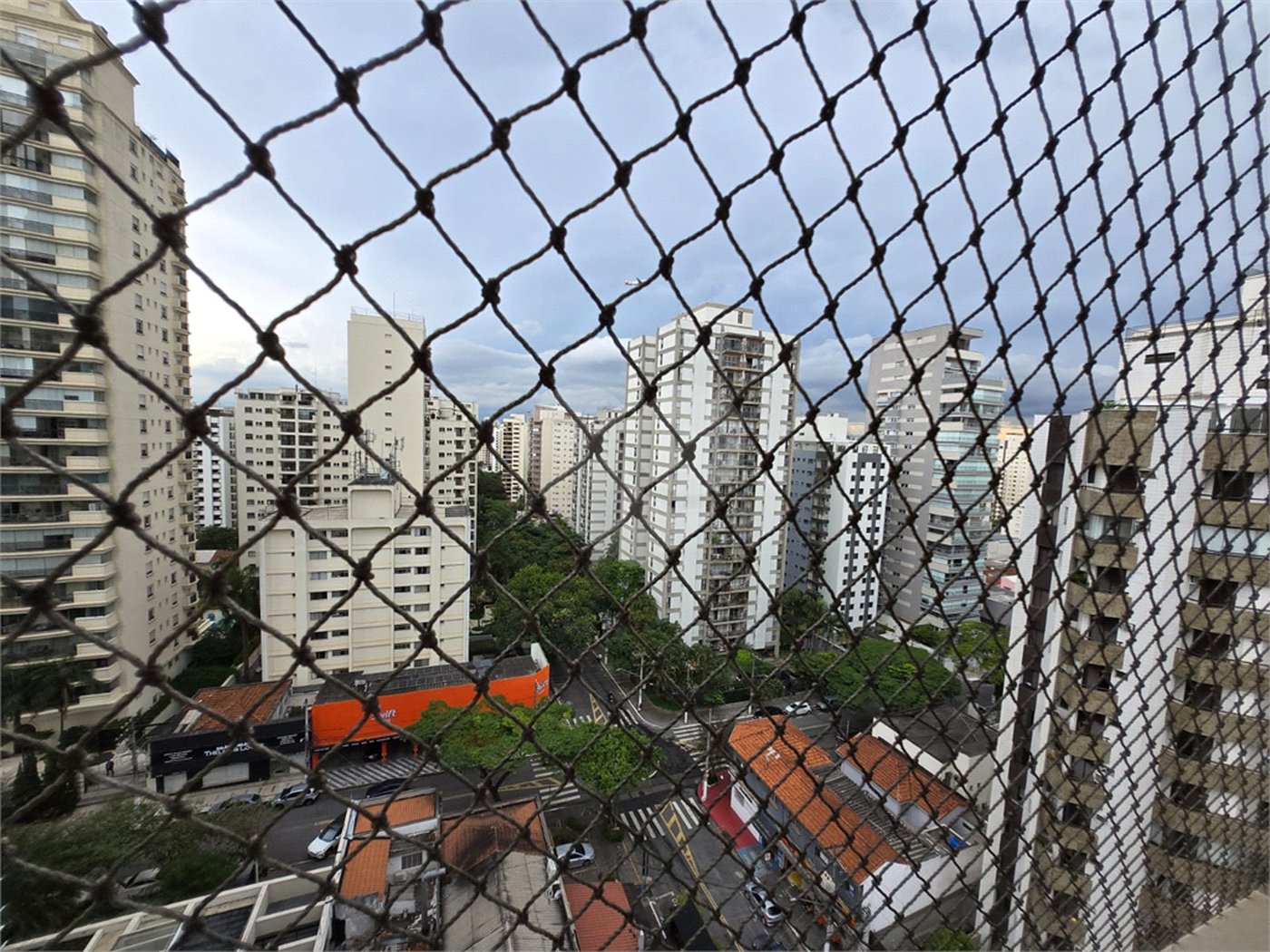 Apartamento à venda com 3 quartos, sendo 1 suíte,  em Indianópolis, São Paulo, SP