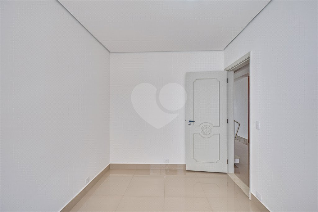 Sobrado à venda com 3 quartos, sendo 2 suítes, em Granja Julieta, São Paulo, SP