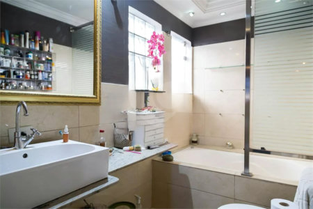 Casa à venda com 6 quartos, sendo 5 suítes,  em Vila do Encontro, São Paulo, SP