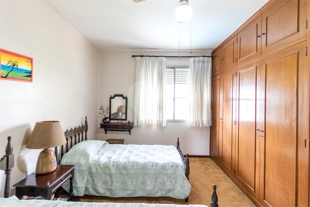 Casa à venda com 4 quartos, sendo 1 suíte, em Jardim Marajoara, São Paulo, SP