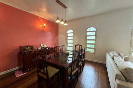 Casa à venda com 4 quartos, sendo 1 suíte,  em Vila Galvão, Guarulhos, SP