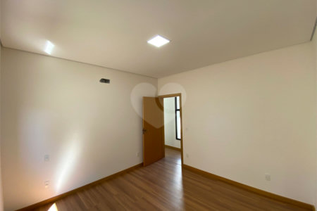 Casa térrea para venda no condomínio Residencial Quebec