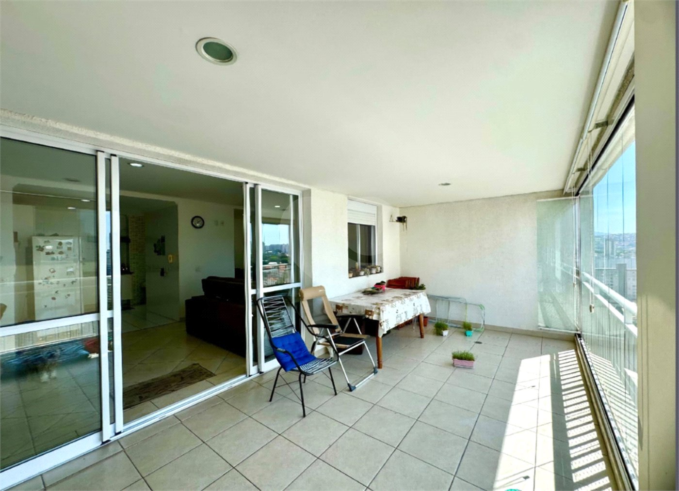 Apartamento à venda com 3 quartos, sendo 1 suíte, em Vila Galvão, Guarulhos, SP