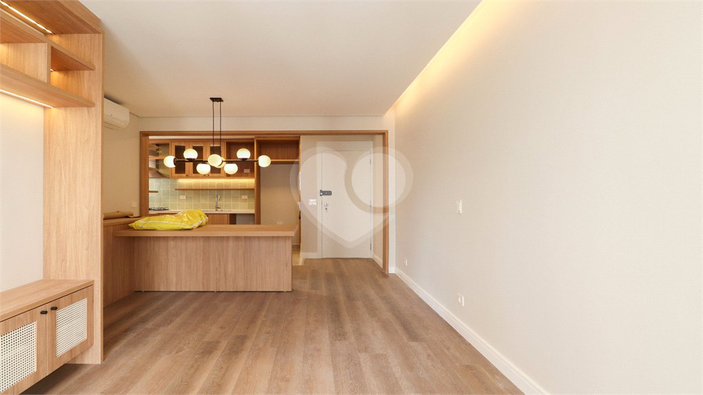 Apartamento à venda com 2 quartos, sendo 1 suíte,  em Vila Uberabinha, São Paulo, SP