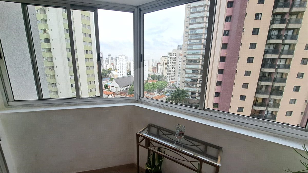 Apartamento à venda com 3 quartos, sendo 1 suíte, em Vila Mariana, São Paulo, SP