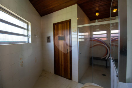 Chácara à venda com 4 quartos, sendo 1 suíte, em Saboó, São Roque, SP