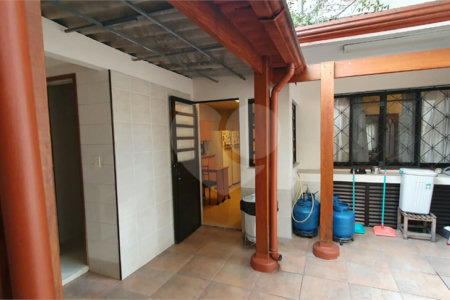 Sobrado à venda com 4 quartos, sendo 2 suítes, em Moema, São Paulo, SP