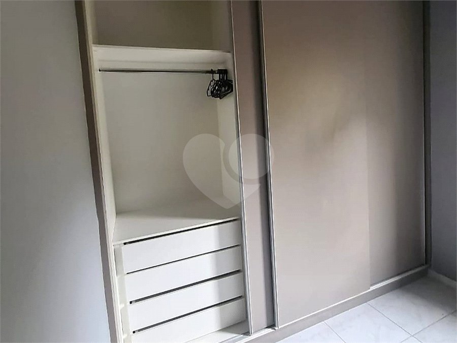 Casa à venda com 2 quartos no condomínio Karolyne, Votorantim - SP