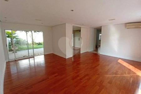 Casa à venda com 3 suítes no condomínio Solares Vila Europa, São Paulo - SP