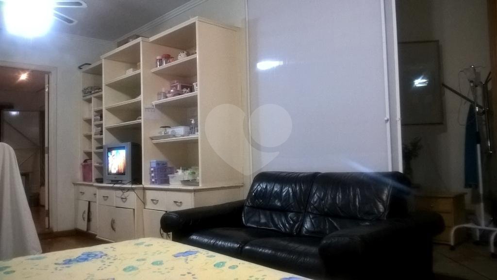 Sobrado à venda com 4 quartos, sendo 1 suíte, em Campo Belo, São Paulo, SP