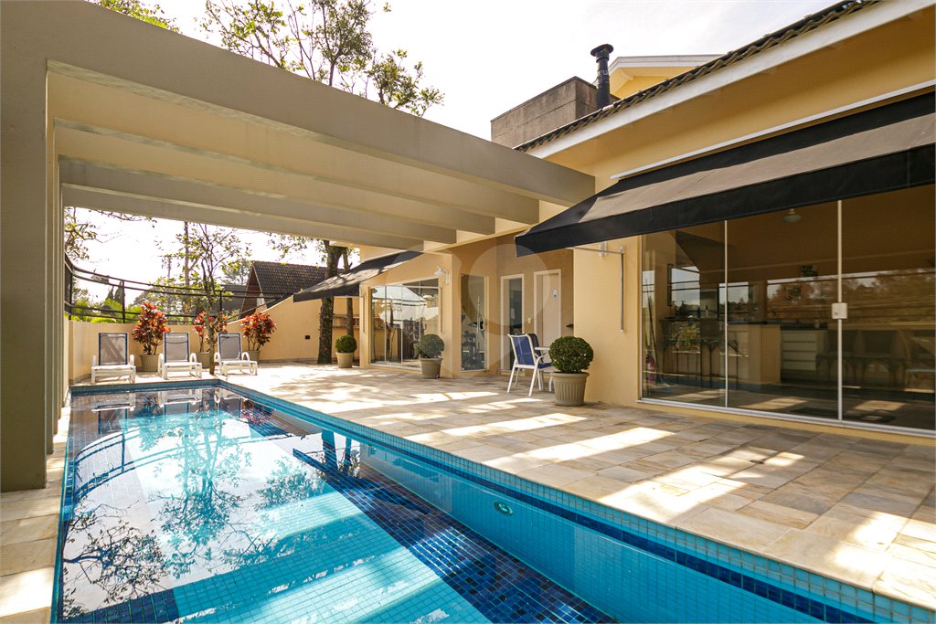 Casa à venda com 3 suítes no condomínio Villaggio Belvedere, São Paulo - SP