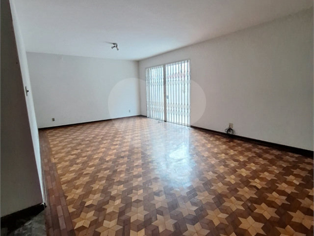 Sobrado à venda ou para alugar com 3 quartos, sendo 1 suíte,  em Santana, São Paulo, SP
