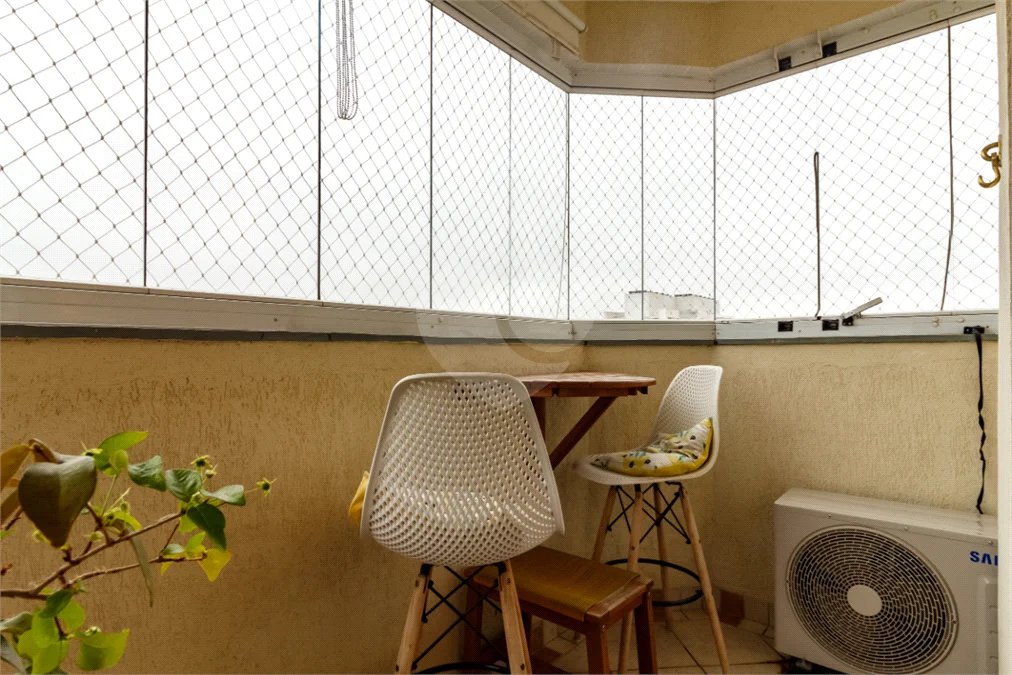 Vila Clementino - Apartamento na Rua Loefgren | 80 m² | 3 Dormitórios | 1 Suíte | 2 Vagas | Último Andar