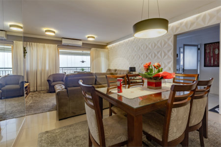 Apartamento à venda com 3 suítes em Parque Reboucas, São Paulo, SP