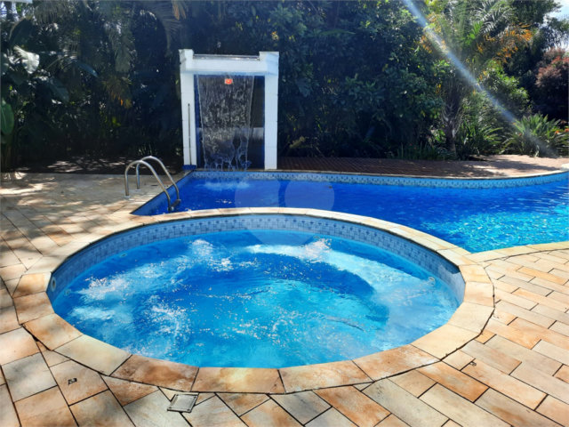 Casa à venda com 6 quartos, sendo 4 suítes,  no condomínio Campos de Mairiporã Gleba 1, Mairiporã - SP