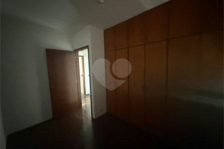 Sobrado à venda com 3 quartos, sendo 1 suíte,  em Vila Santo Antônio, São Paulo, SP