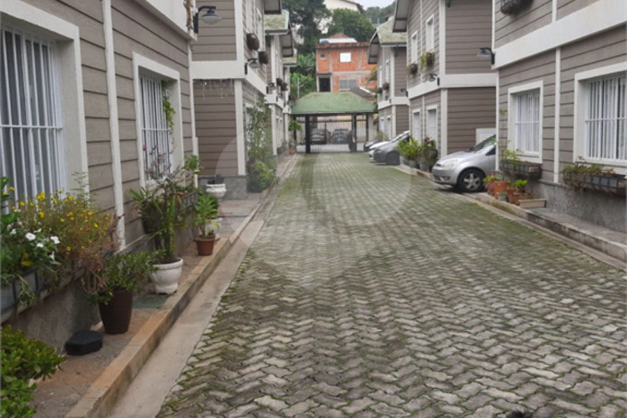 Casa à venda com 2 quartos, sendo 1 suíte, no condomínio Residencial Vila da Serra, São Paulo - SP