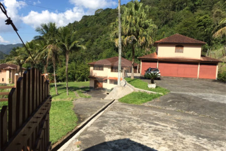 Fazenda à venda com 7 quartos, sendo 3 suítes, em Professor Souza, Casimiro de Abreu, RJ
