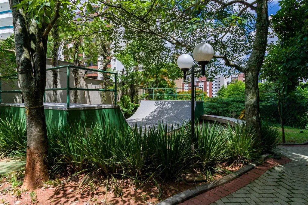 Apartamento à venda com 3 quartos, sendo 2 suítes, em Morumbi, São Paulo, SP