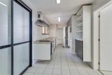 Apartamento à venda com 3 quartos, sendo 1 suíte, em Morumbi, São Paulo, SP