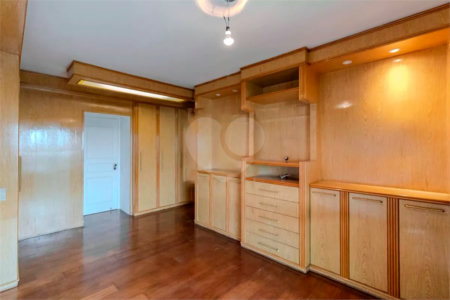 Apartamento à venda com 4 quartos, sendo 2 suítes, em Paraíso do Morumbi, São Paulo, SP