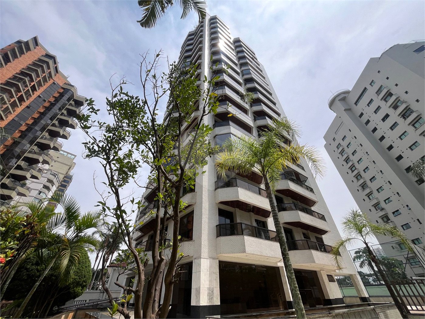 Apartamento à venda com 4 quartos, sendo 3 suítes, em Santana, São Paulo, SP