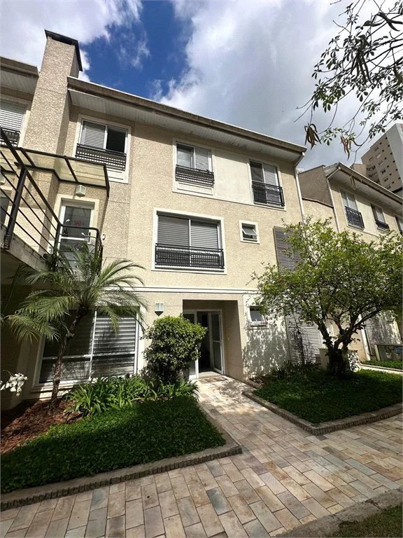 Casa à venda com 3 quartos, sendo 2 suítes, no condomínio Townhouse Village Morumbi, São Paulo - SP